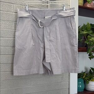 Lafayette 148 Size 14 Tan Cream Pinstripe Shorts Belt Cotton Pleated High Waist